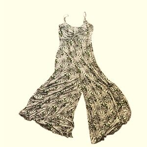 Floral Green and White Jumpsuit
Anthropologie  size small
